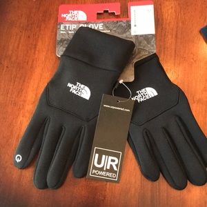 The North Face men’s ETIP black gloves